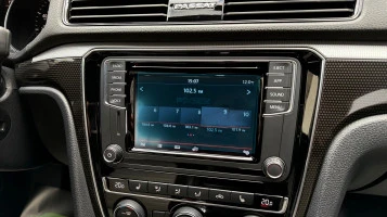 Beschermglas Pixsel Op de monitor VOLKSWAGEN PASSAT - 6.2“ 2015 - 2019 (B8)