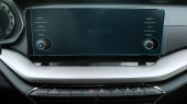 Verre protecteur Pixsel sur le moniteur SKODA OCTAVIA - 13“ 2020 - 2023
